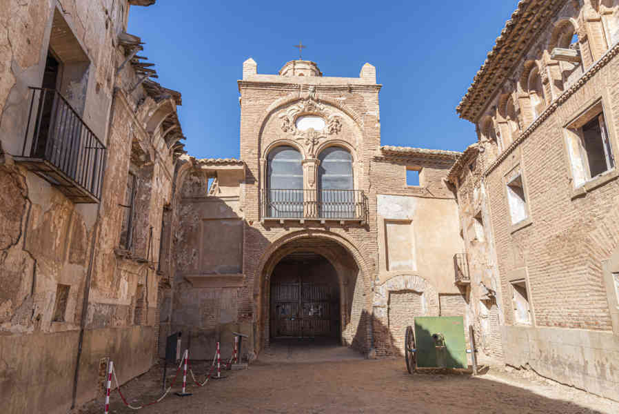 Zaragoza - Belchite 03 - Pueblo Viejo - Arco de la Villa.jpg